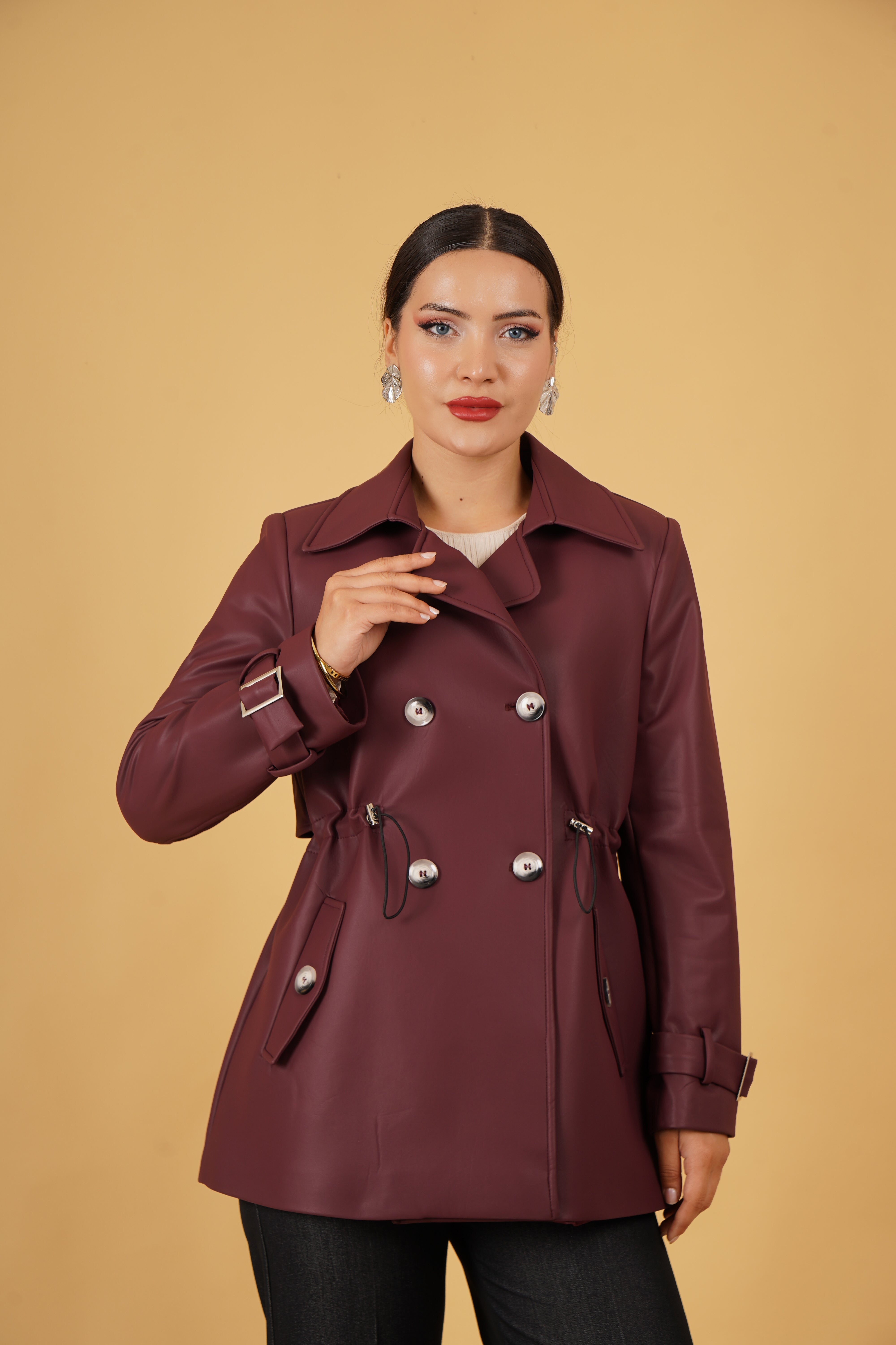 Palerin Detaylı Suni Deri Kısa Trençkot