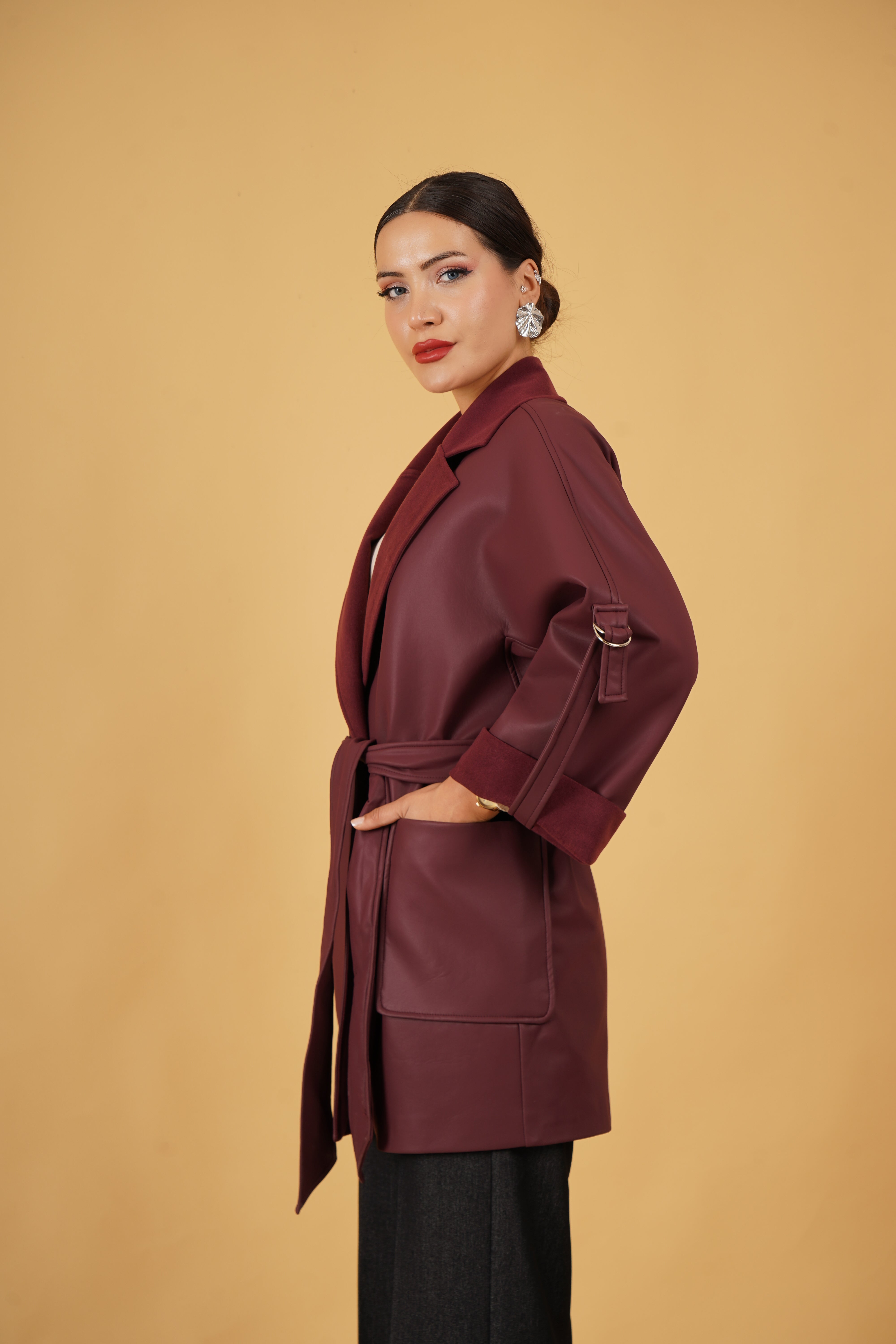 Belden Bağlamalı Suni Deri Trençkot