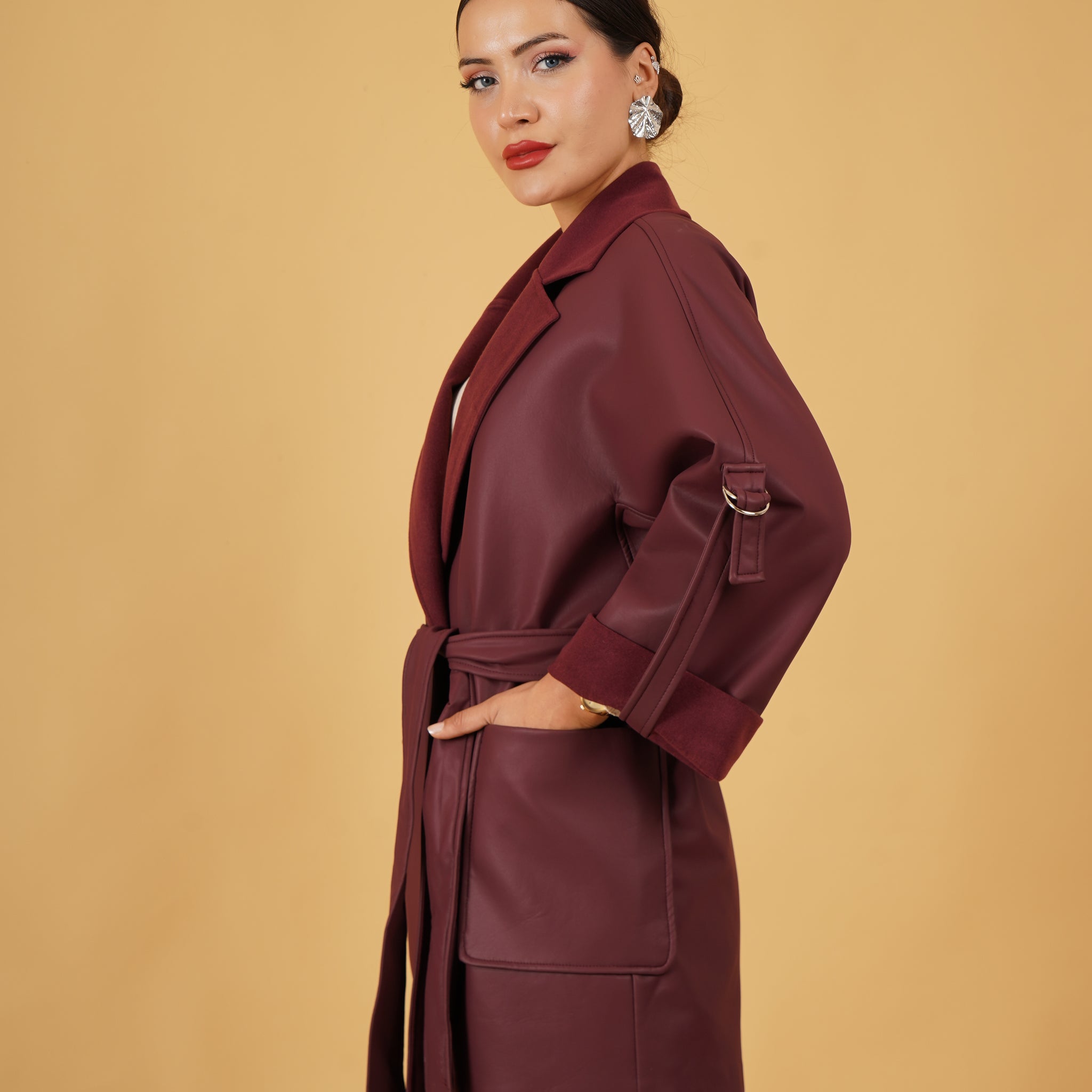 Belden Bağlamalı Suni Deri Trençkot