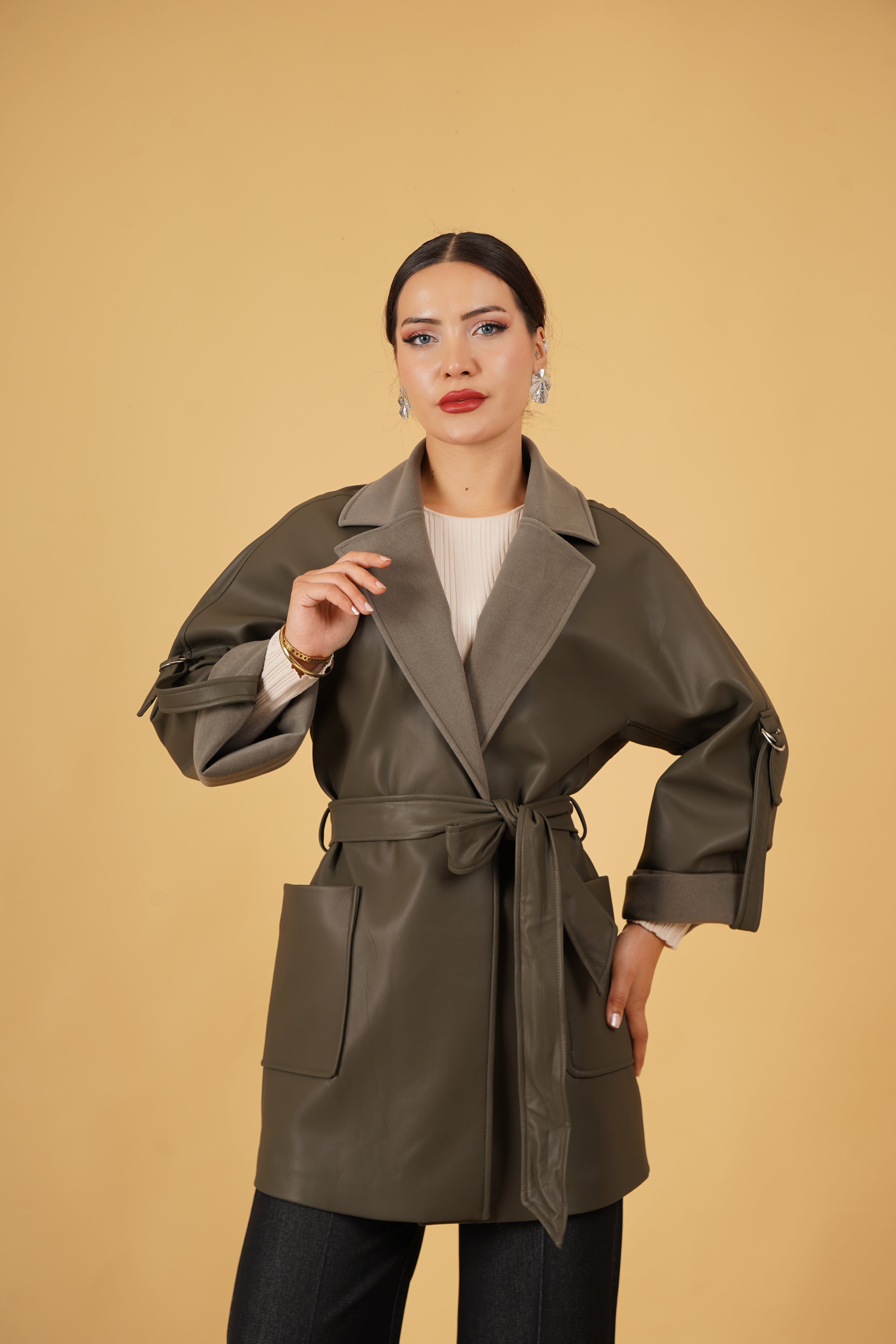 Belden Bağlamalı Suni Deri Trençkot