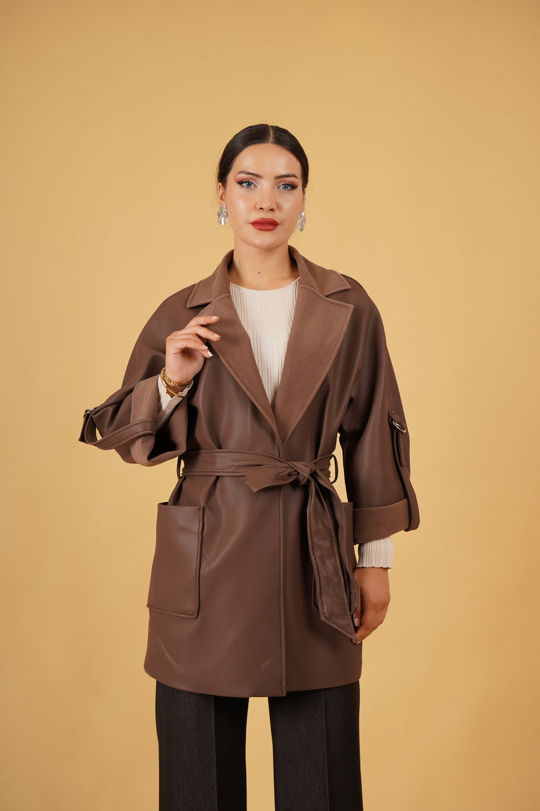 Belden Bağlamalı Suni Deri Trençkot