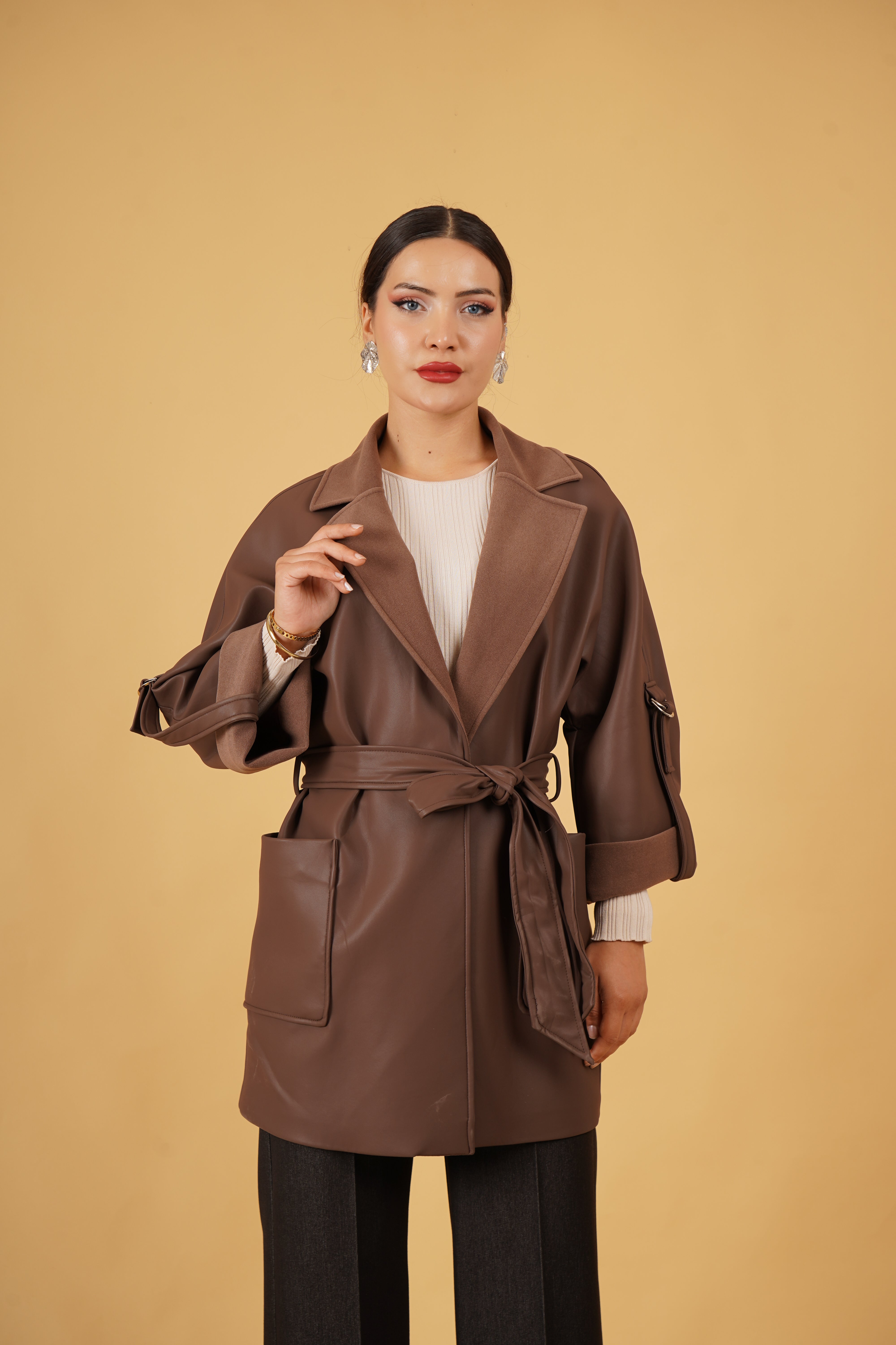 Belden Bağlamalı Suni Deri Trençkot