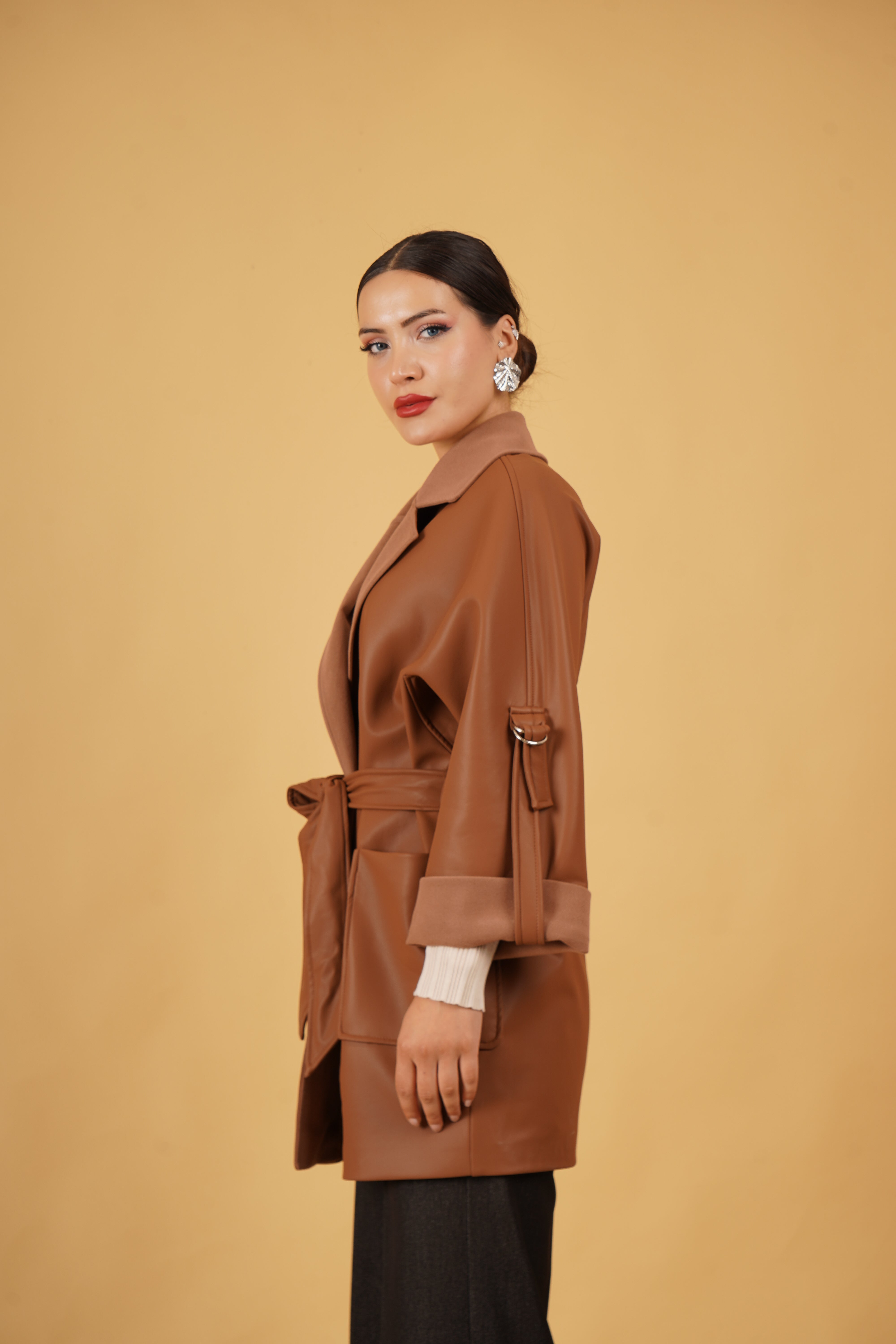 Belden Bağlamalı Suni Deri Trençkot