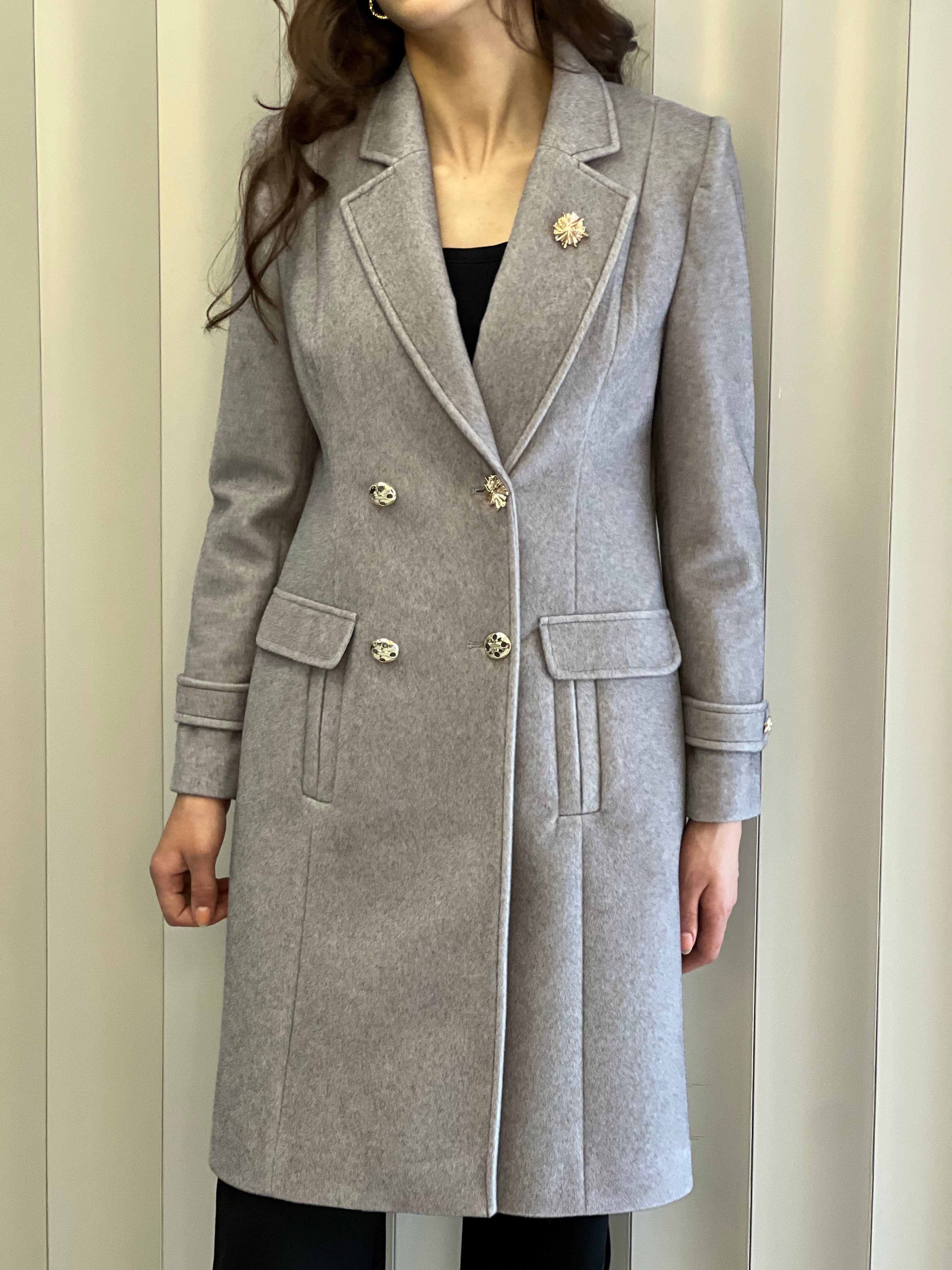 Gold Düğme Detaylı Fok Kaban