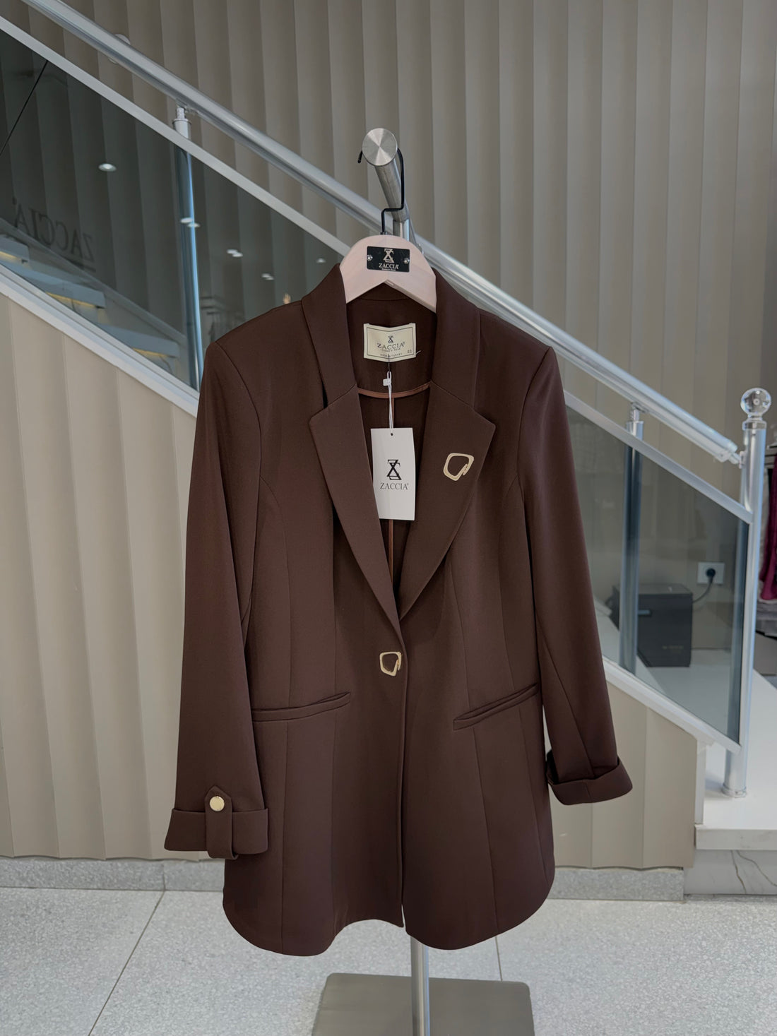 Gold Broş Detaylı Oversize Ceket