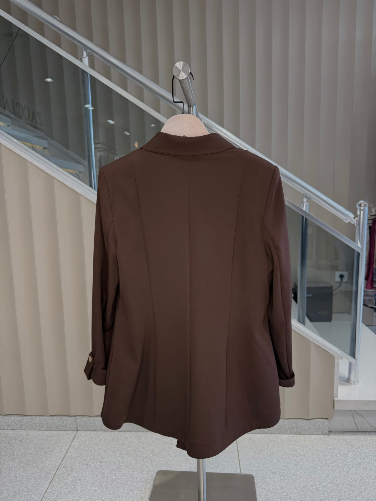 Gold Broş Detaylı Oversize Ceket