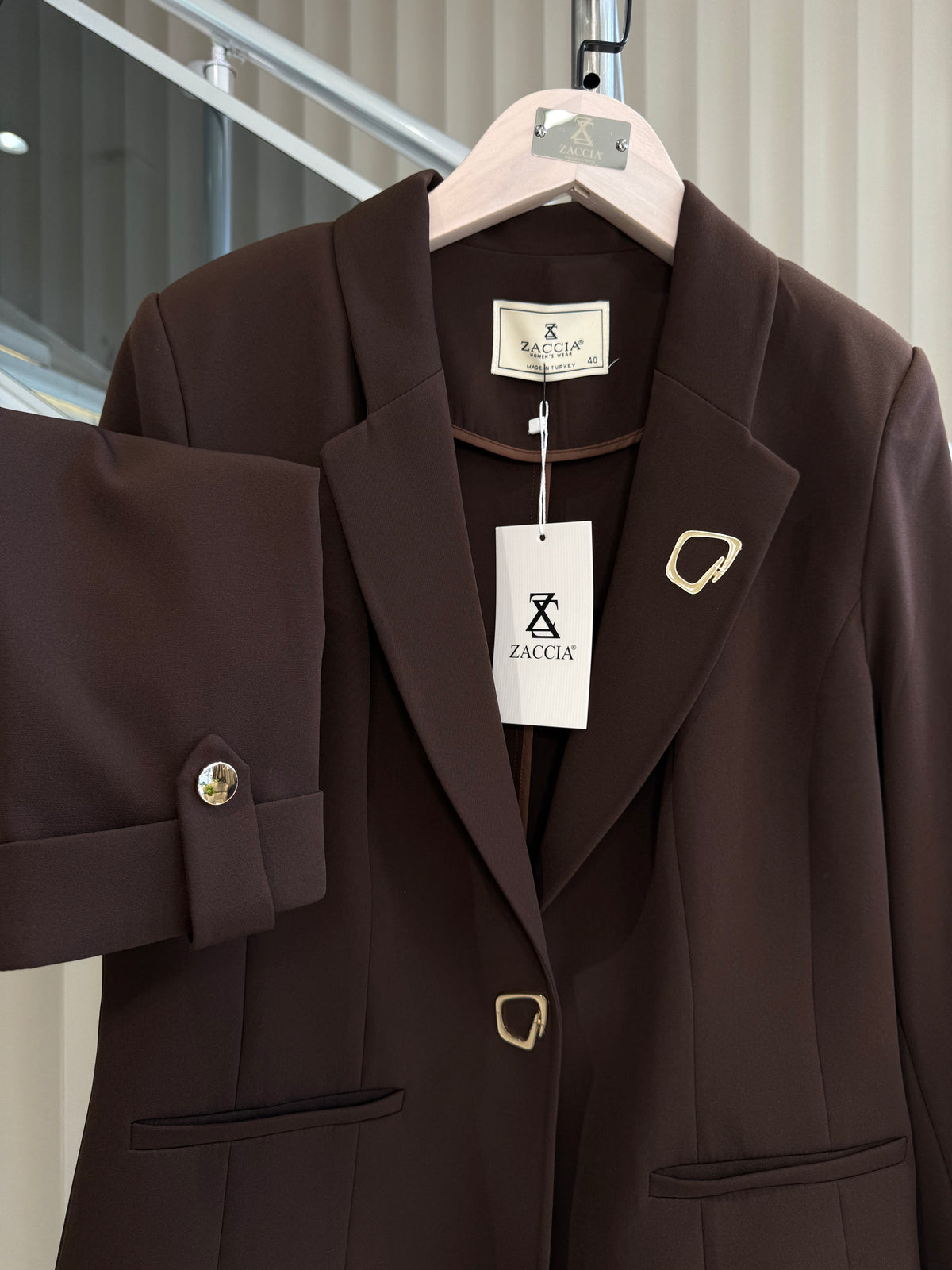 Gold Broş Detaylı Oversize Ceket