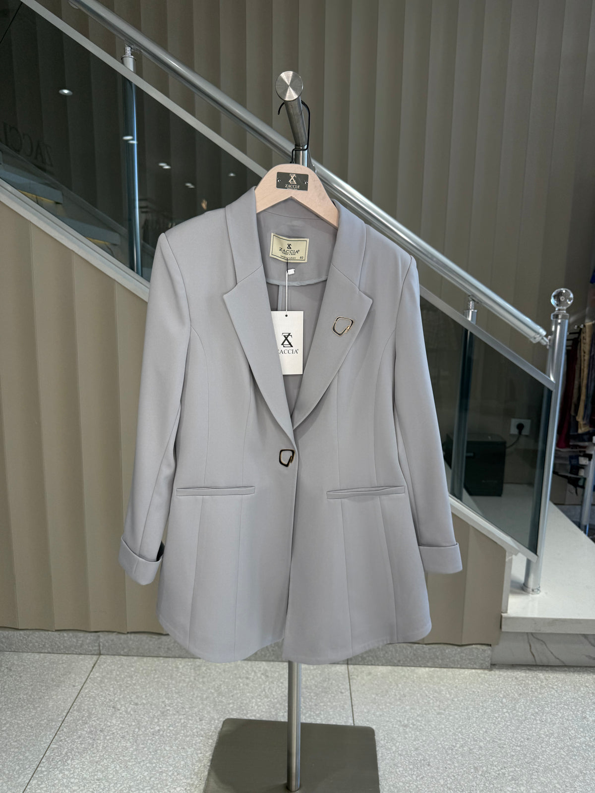 Gold Broş Detaylı Oversize Ceket