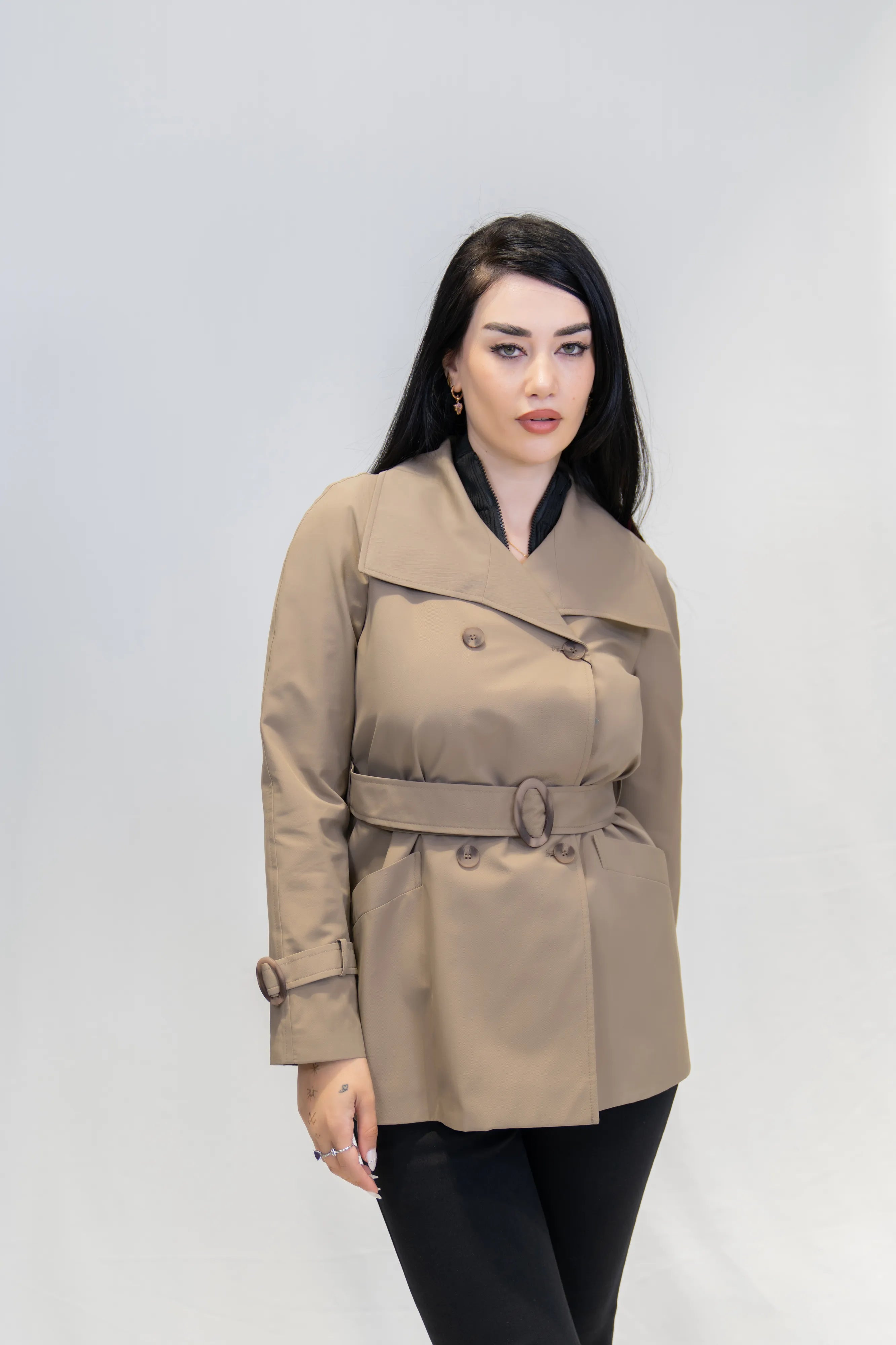 Palerin Yakalı Su İtici Özellikli Kısa Trençkot