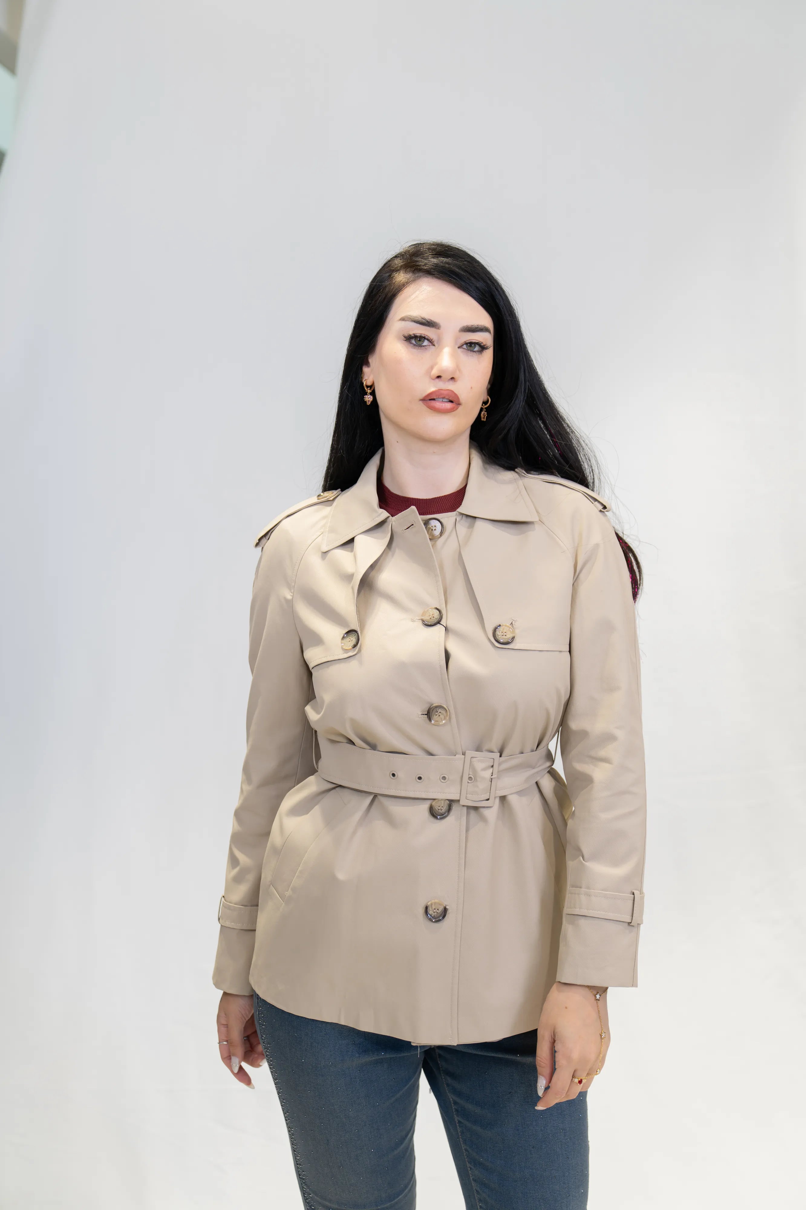 Palerin ve Apolet Detaylı Su İtici Özellikli Kısa Trençkot