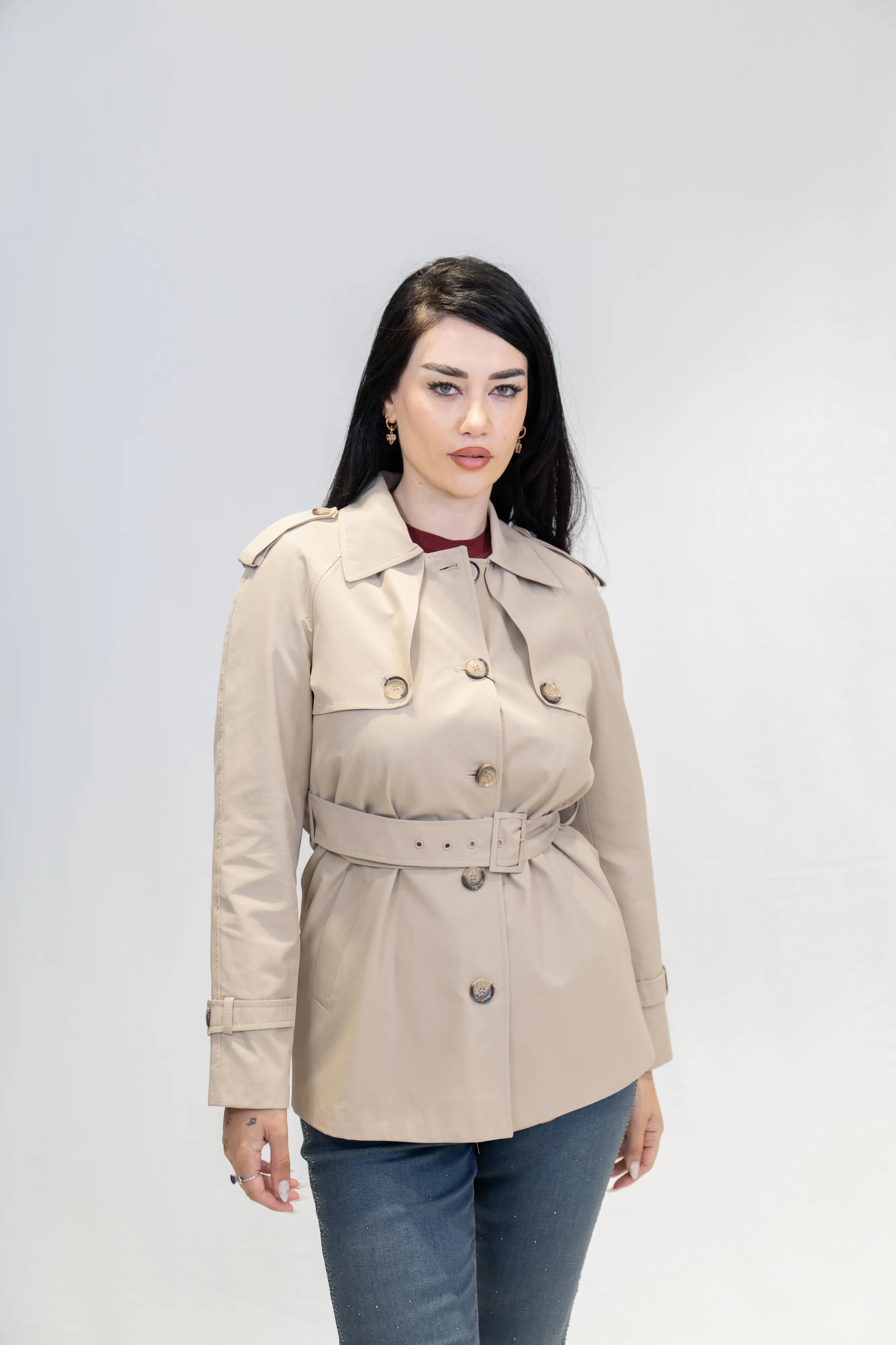 Palerin ve Apolet Detaylı Su İtici Özellikli Kısa Trençkot