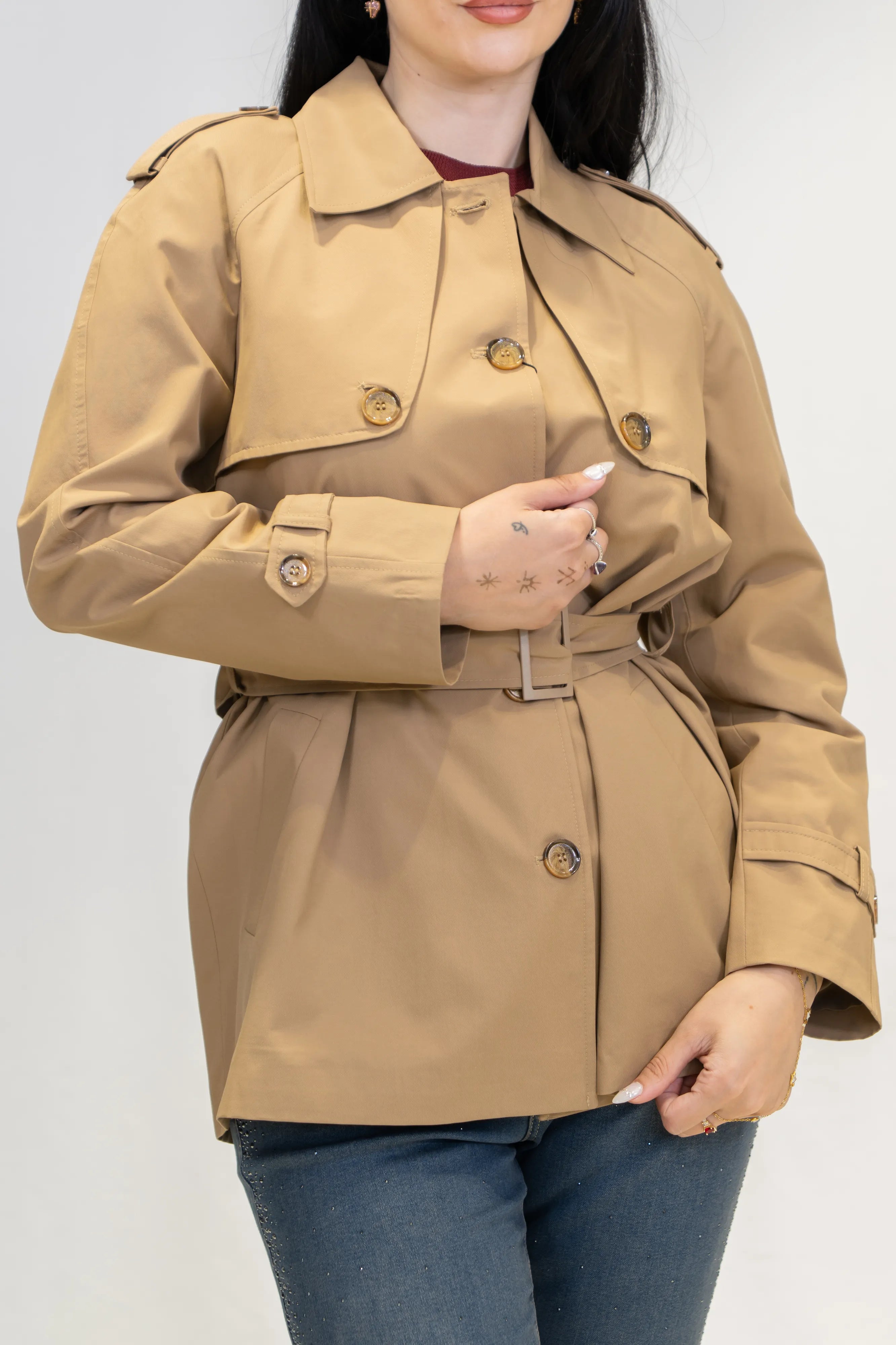 Palerin ve Apolet Detaylı Su İtici Özellikli Kısa Trençkot