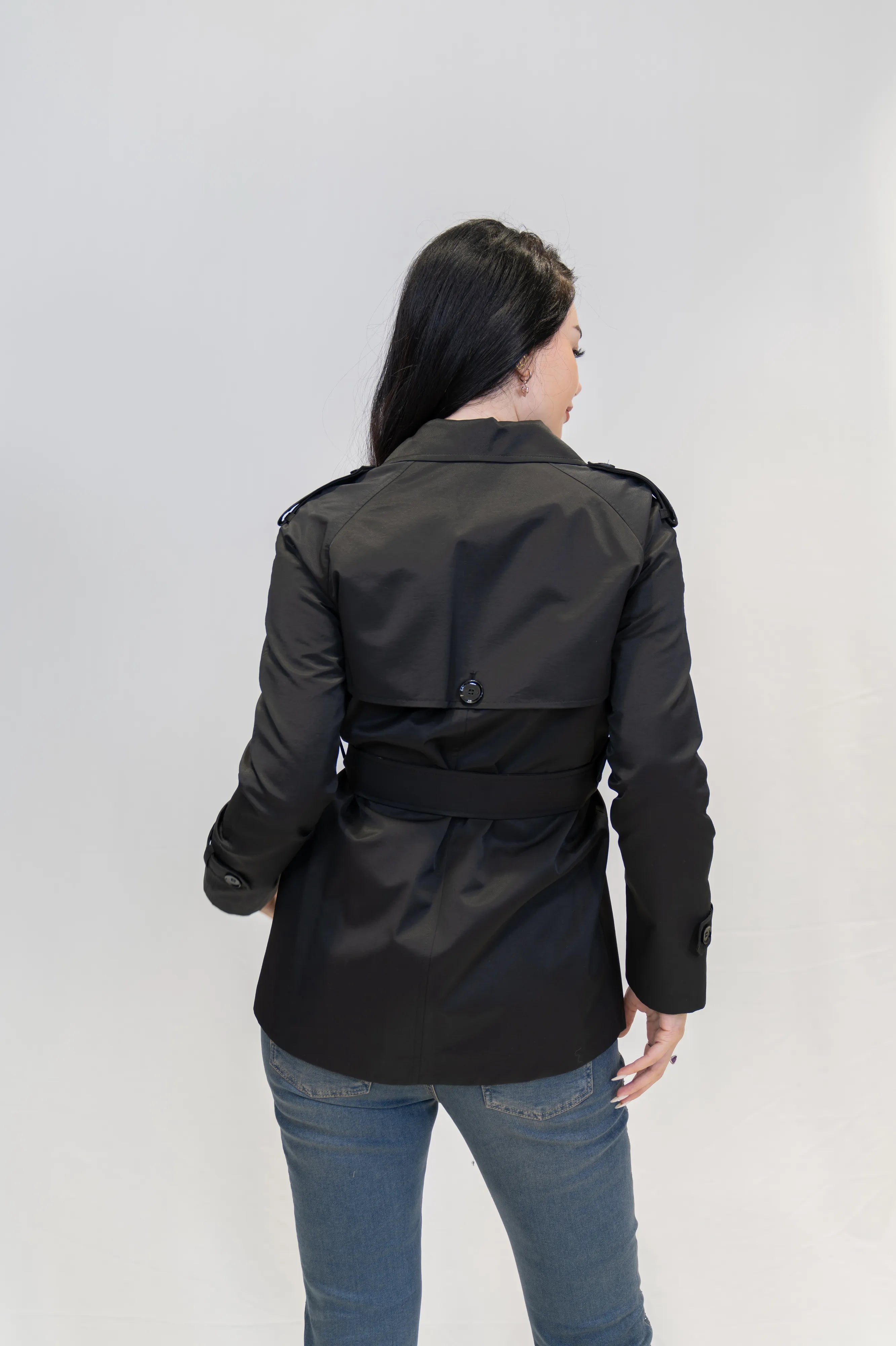 Palerin ve Apolet Detaylı Su İtici Özellikli Kısa Trençkot